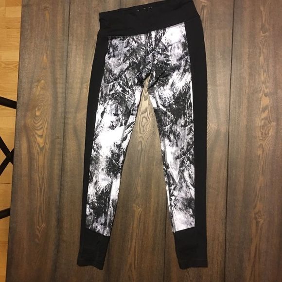 Yoga Pants - Picture 5 of 7